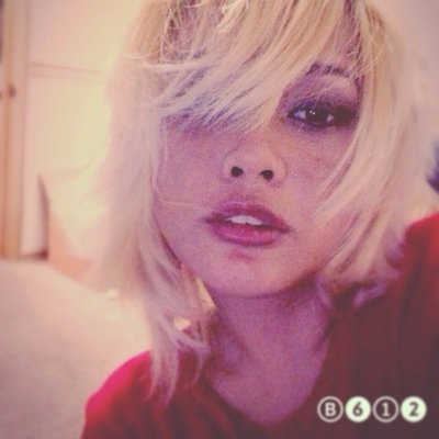 anjiraffe's profile picture. wat