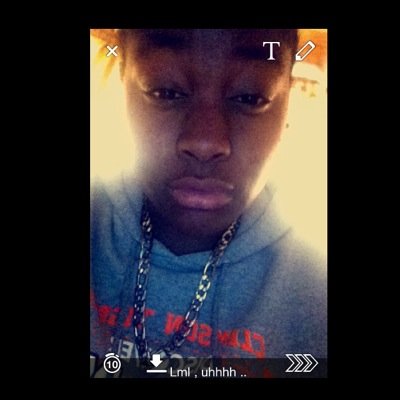| weird |richkidasshole | bino...bitch! | girls who like girls is winning| kik: Promise_dope25 | 5'9 | sophomore | music head | taken 05.06.14 |