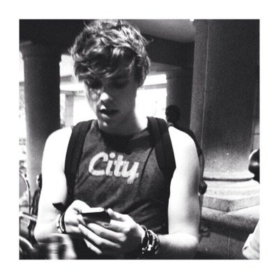 @radkidcalum JUST GAVE YOU A FREE FOLLOW SO GO FOLLOW HER! (see most recent tweet)