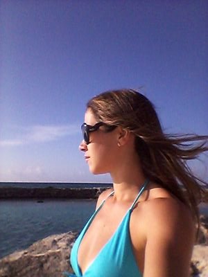 Deportista, Luchadora, Soñadora y Emprendedora.                       Amante del Buen Comer y el Buen Vino. Lugar de Paz el MAR y la MONTAÑA