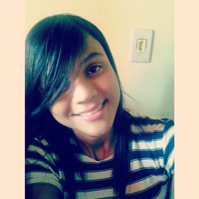 A gente passa tanta coisa nessa vida
que a vida passa e a gente quase nem se vê.
