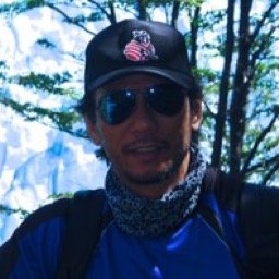 motociclista,submisso a Deus, vivo intensamente, companheiro de meus filhos, amigo dos amigos do bem, admirador da natureza, e incansável na busca da felicidade