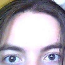 Creo que el mundo es bello,
que la poesía es como el pan, de todos.
Y que mis venas no terminan en mí... R.D.