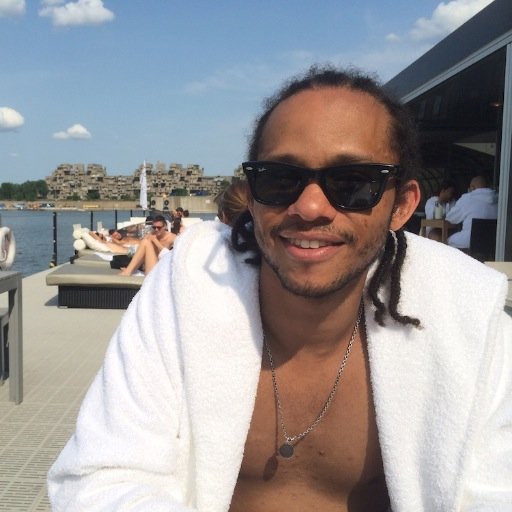 mGeran's profile picture. Software engineer from Guadeloupe instagram : @mika97one