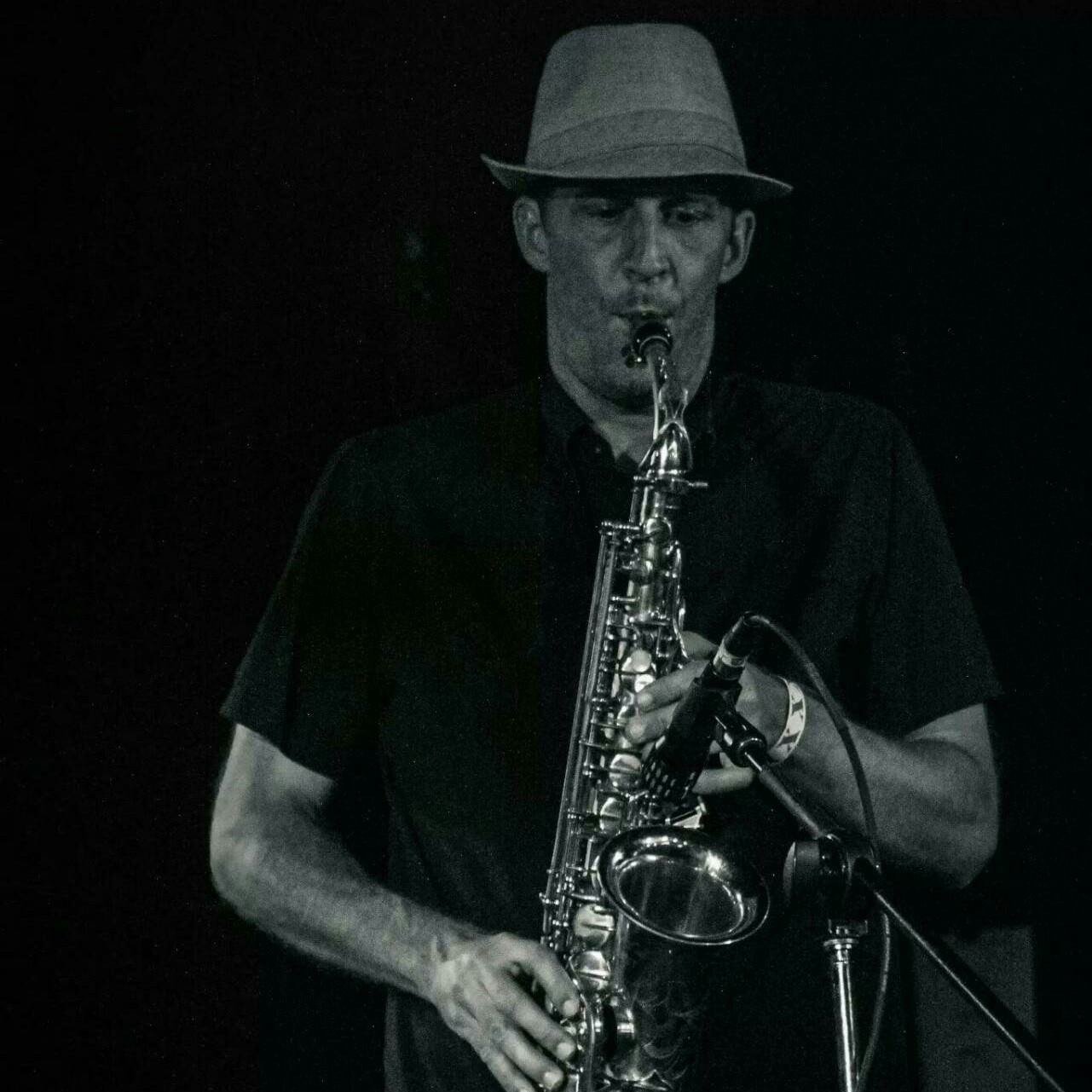 I know my way around a Saxophone… ;)

Official account of Randy the Sax Man: tweets by Randy and his Brand manager