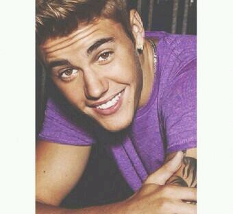 Free follow of @biebersdefense_ follow her and ask for fback