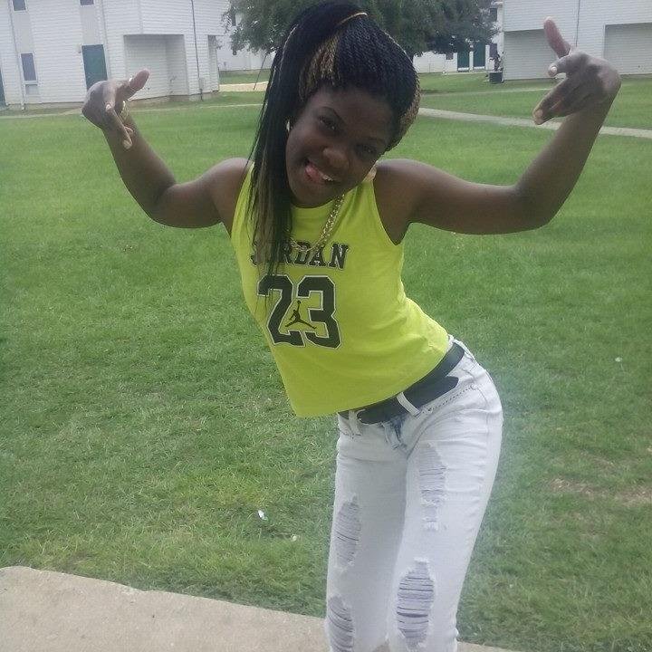 simple....follow me nd ill follow back♡