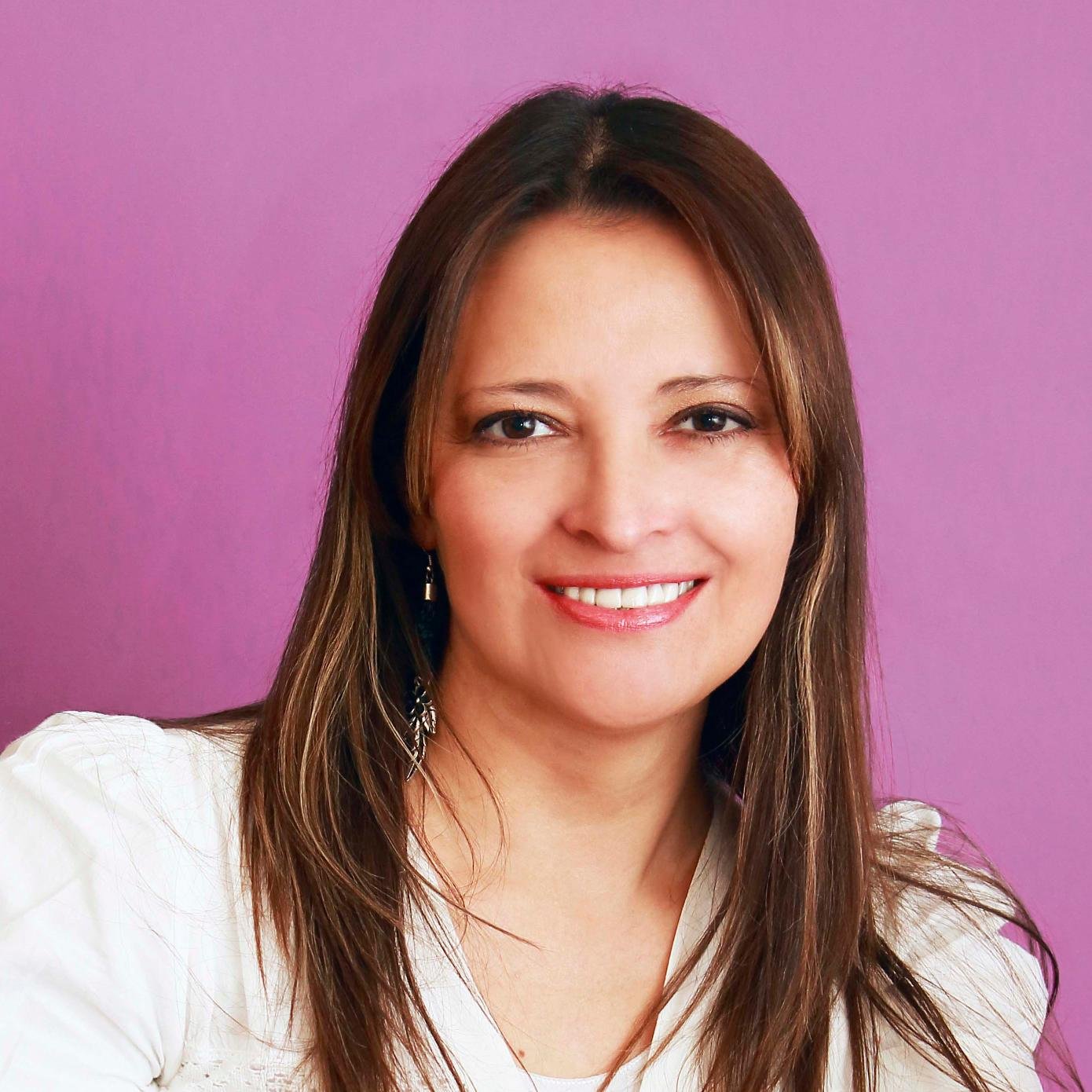 Directora en Revista Emprende. Editora de contenido + Marketing + Negocios + Innovación. En busca permanente de nuevos desafios.