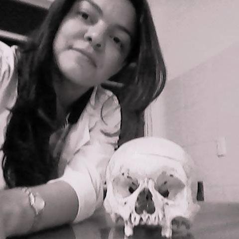 AyliPb's profile picture. Nem tão complicada demais, mas nem tão simples assim...