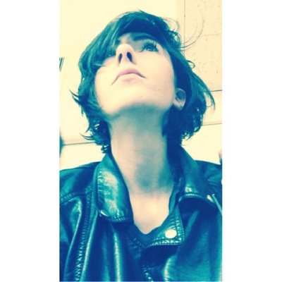 Hair Stylist/Cut/Colorist. Car singer/dancer. Lover of icecream sandwiches.