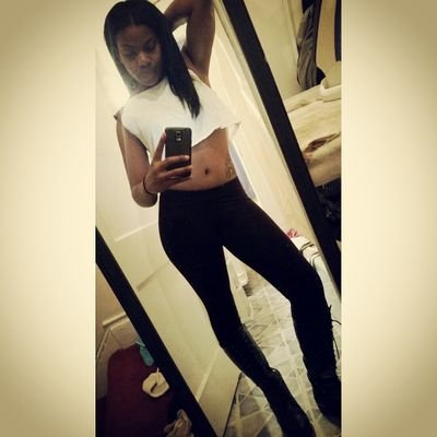 YanniiBear's profile picture. YOUNG.WILD. & FREE.  instagram: yan_cakes