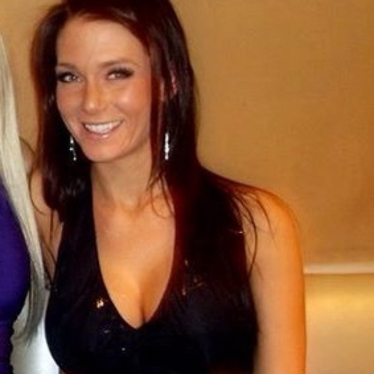 MsAshleigh's profile picture. I'm pretty freaking awesome! What more do I need to say? :P