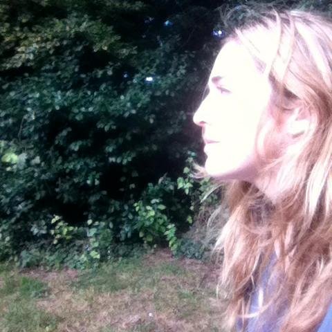 yellowbluetiger's profile picture. Designer made in Paris