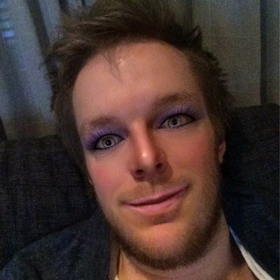 pomvik's profile picture. 