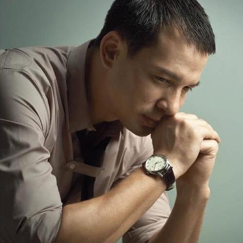 Membagikan Kata kata & Motivasi mengenai Peluang Bisnis, Karir & Usaha. 

Ari Wibowo : Saya TIDAK mempunyai satu account facebook maupun twitter @kata2bisnis