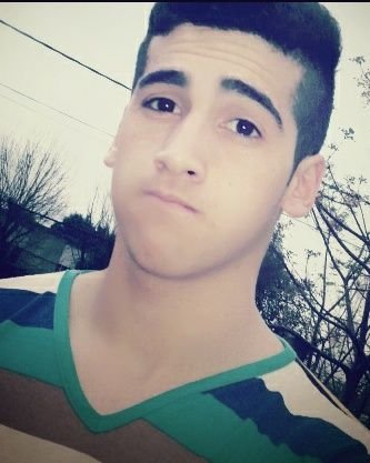 Que viva la vida
Que siga la fiesta
Las manos en la cintura
Que así es que va esta..♪
