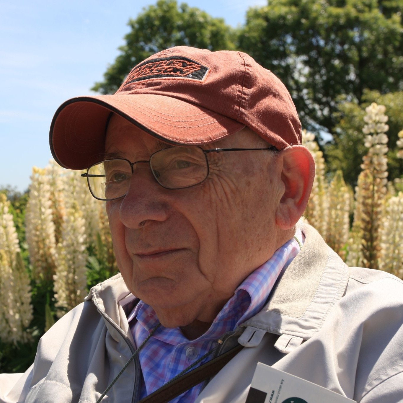90 year old British Jew. Lived in London all my life. BA Open University. I like Kew Gardens and photography. Opinions are my own.