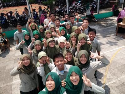 Excellent People of Science Four.
SMA NEGERI 4 PURWOKERTO '15.