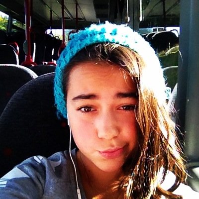 Lily,
heureuse,bien dans ma peut.