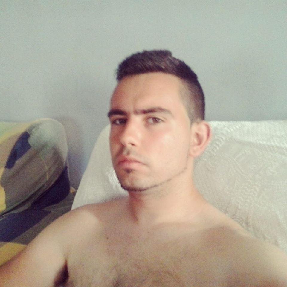 Me viste hundirme y no viniste, ahora te jodes. #FOLLOWBACK