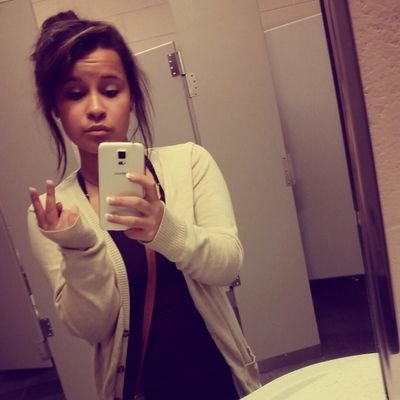 TatieonnaM's profile picture. 