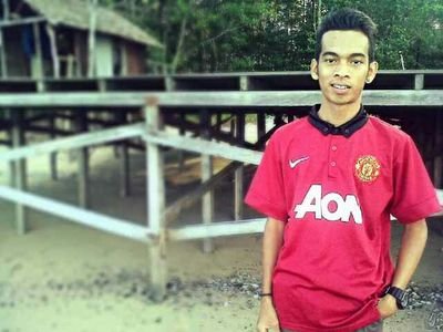 8 Feb 1994 | Univercity: LP3I BPP | Pin: 2A53975F | Reggae | Music is my life Guitar is my Wife
