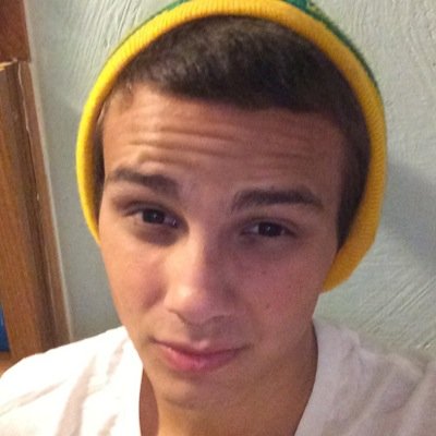 ChrisSampson93's profile picture. Insert cool life story here