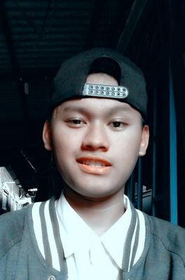 R_permana28's profile picture. 