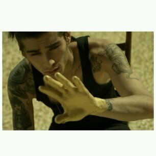 AYOLBULAN's profile picture. I'm here for support my inspiration @zaynmalik ! So proud to be a part of One Direction family!