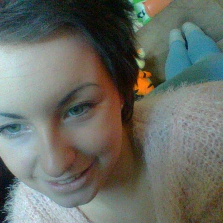 Louise.. age 17 live in gloucester.. my baby michael&+sean mean the world to me3