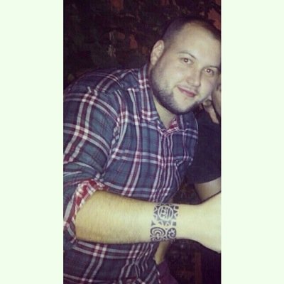 Graduado en ADE, bebedor de cubalibres y seguidor del futbol en general