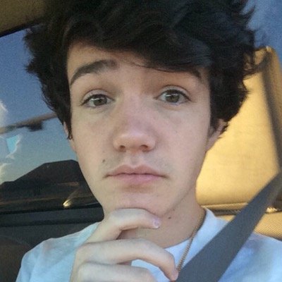 follow @regaldallas since i gave you a free follow it means alot. ask for a followback if you want thank you