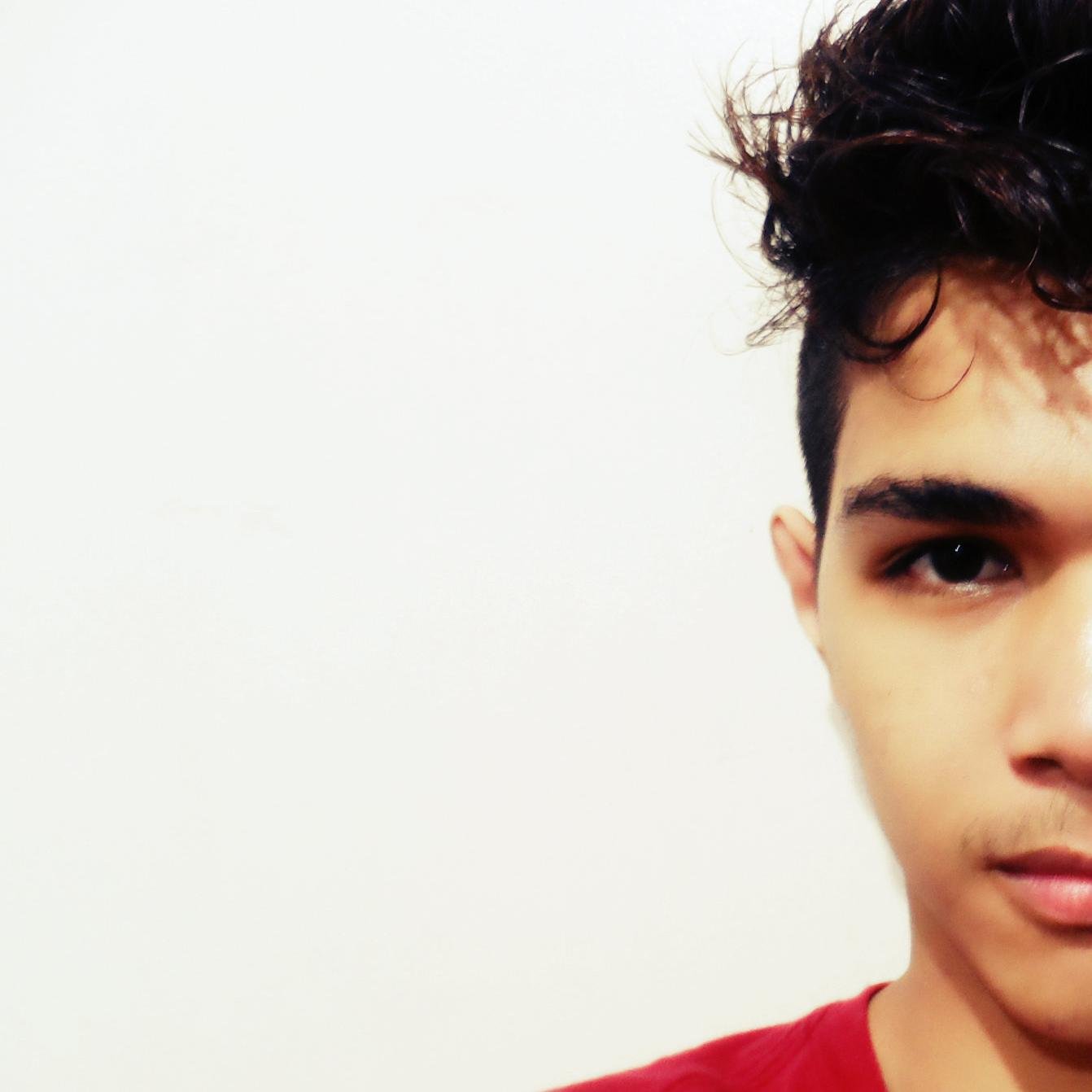 Im Jomari brown eyes,happy person,friendly  etc fan of  ONE DIRECTION too i love singing :) i love watching american idol,ANTM,Xfactor :) and  love GOD !