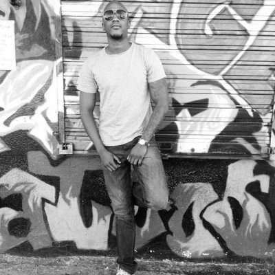 Artiste du 78 du collectif M2o vivant a la Reunion.Mes influences sont le rap de new york,brooklyn ainsi que la soul.L' accent est mis sur la musicalite.