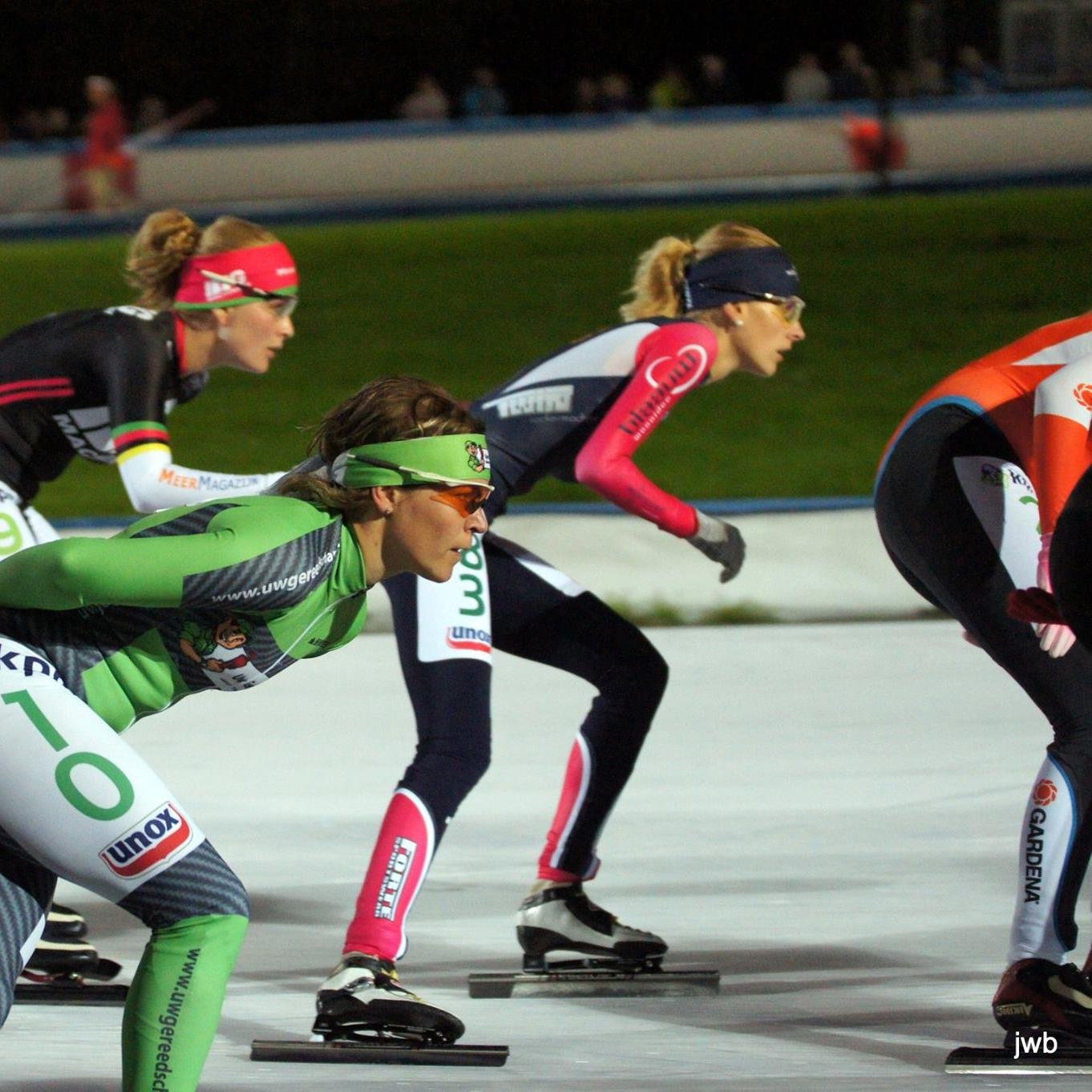 Marathonschaatsen Groningen: over wedstrijden en rijders, naast kunstijs ook liefhebbers van het 'echte' schaatsen op natuurijs