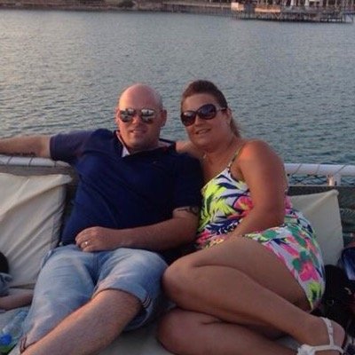 Hi I'm big and bald! I'm a printer from Nottingham and I have 5 children and a amazing wife I adore. Follow me plz