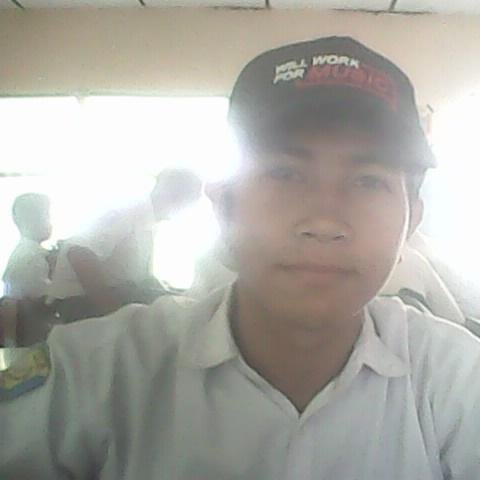 Muhammad__Kevin's profile picture. E-nergetic T-alkative B-aby. simple, I will try all the smile