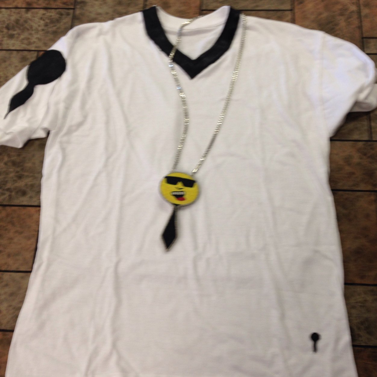 Im the CEO of CUTTY MALONE CLOTHING!!! Exclusive T-sshirts, polo shirts, button downs& ladies clothes/ professional&licensed barber!