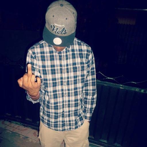 SolTero , Soy Ded Santiago , Juego Baloncesto ,& pelota , Soy Artista , y no me coticex siempre fiel alos fans