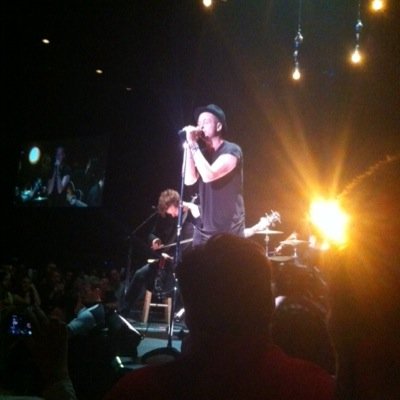 loves scotland and onerepublic!!!