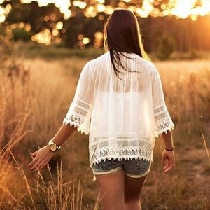 Dutch girl / 18 years / follow = follow back / biseksual