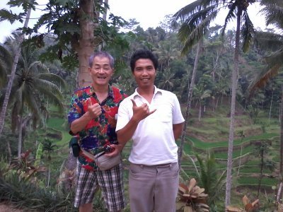 assalamualaikum saya kerja driver tour di bali, untuk info boleh tengok blogspot saya terimakasih ya