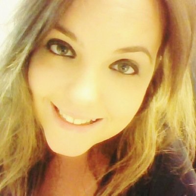 LadyBea89's profile picture. En esta vida tienes dos opciones: sonreír o morir. Yo elegí sonreír.