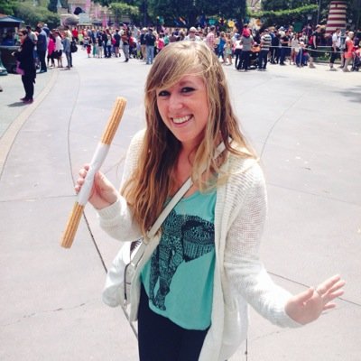 She acts like summer and walks like rain ✨WA✈️CA ✨ lover of corn bread, making tutus and disney. ✌️