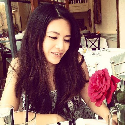 British beauty blogger and general digital person. Back in London after 4 years in New York and San Francisco. My real name is Helen.