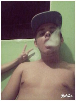 @JeeanFernandes_ aq  , tamo junto cachorraaau   ;P