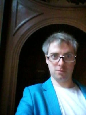 Published poet. Actor. Working class liberal intelligentsia. Less urban than Karl, more than Keith. Citizen of the world. Currently writing a play. Gooner.