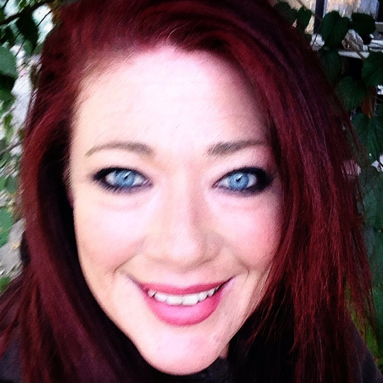 Just a small town oilfield working girl, loves history, the paranormal and wierd stuff