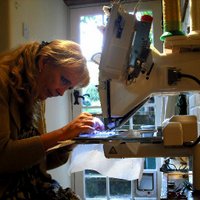 Pauline Thomas(@EmbroideredColl) 's Twitter Profile Photo