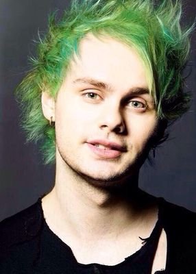 5sos 卌♡✌ //  bæ @HORRlBLEMGC                                     ash/5sos OMG❤❤